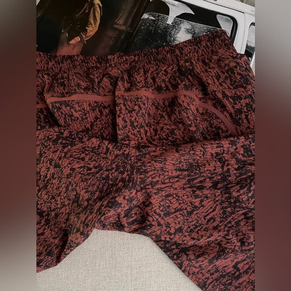 Lululemon Pace Breaker Lined Shorts 9” In Plateau Dark Terracotta Black Size XL - Picture 8 of 15